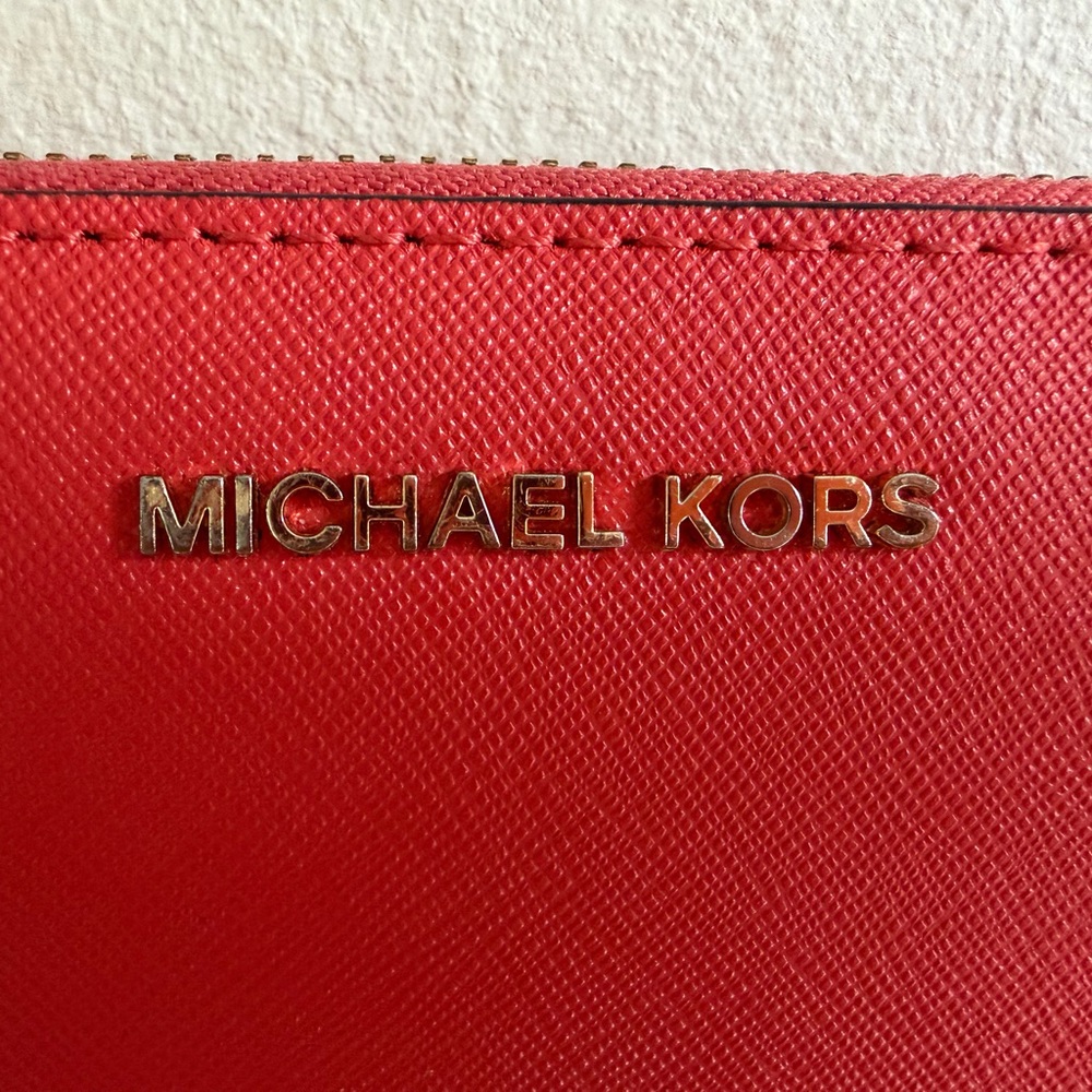 Michael Kors Jet Set Travel Large Logo
Continental Wristlet - Picture 9 of 10
